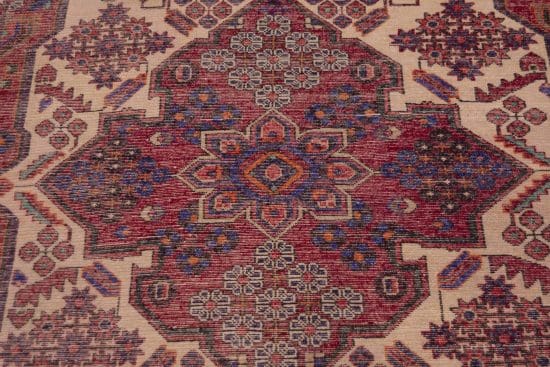 Persian tribal rug, old Persian Hamadan Rug in red and beige colors. Size 4.7x6.8.