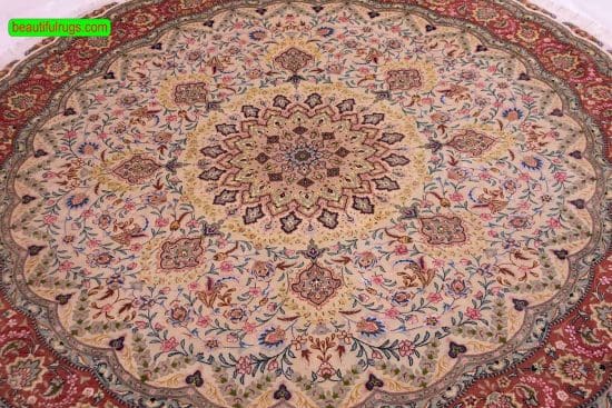 Round Persian rug made of wool and silk, Floral multicolor. Size 6.8x6.8.