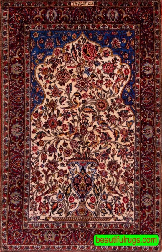 Handmade Persian Bakhtiari prayer rug with tree of life. Size 4.5x7.3