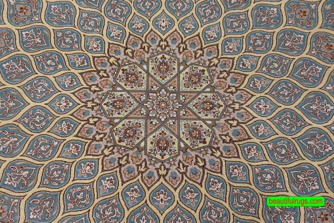 Wool and silk Persian Isfahan rug. size 4.4x7