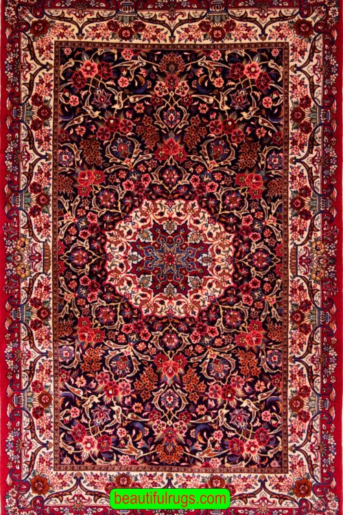 Persian Sarough rug, floral pattern in red color. Size 4.5x6.6