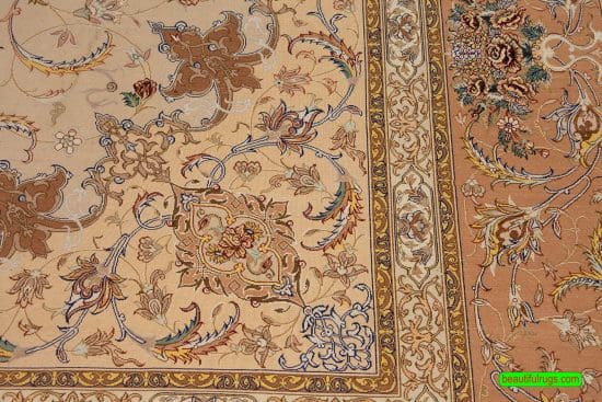 Persian Isfahan rug with beige and peach colors. Size 10x13.4