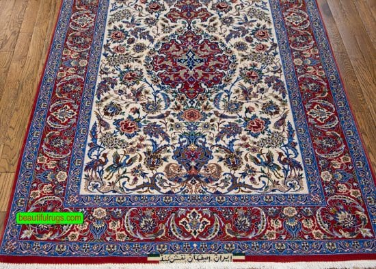 Small rug with beige and red, Persian Isfahan rug made of the finest Japanese kork wool and silk. Size 3.10x5.9