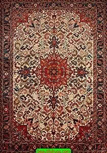 Handmade Persian Heriz Rug, Old Persian Heriz, A Traditional Style Rug. Size 8.7x11.4