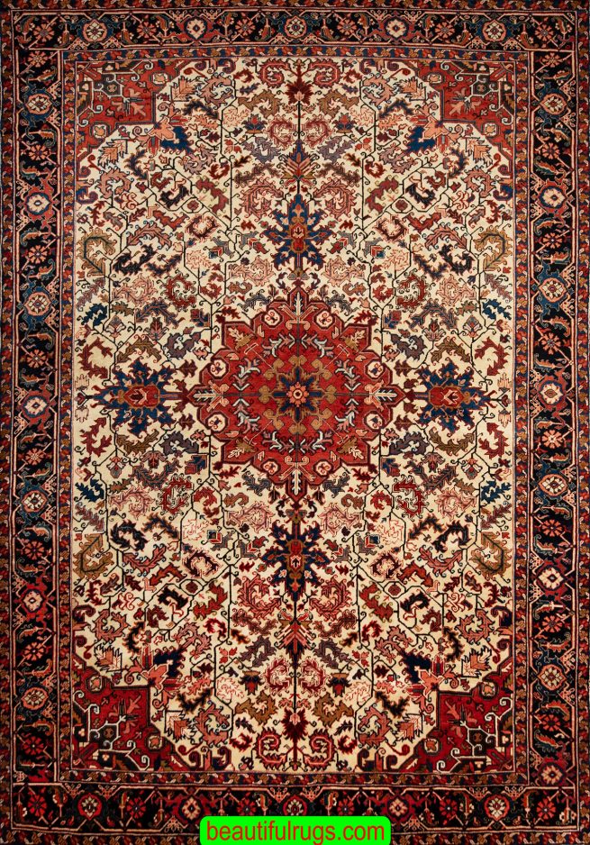 Handmade Persian Heriz Rug, Old Persian Heriz, A Traditional Style Rug. Size 8.7x11.4