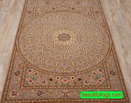 Persian Isfahan Dome Design, Beige Color. Size 3.9x5.6.