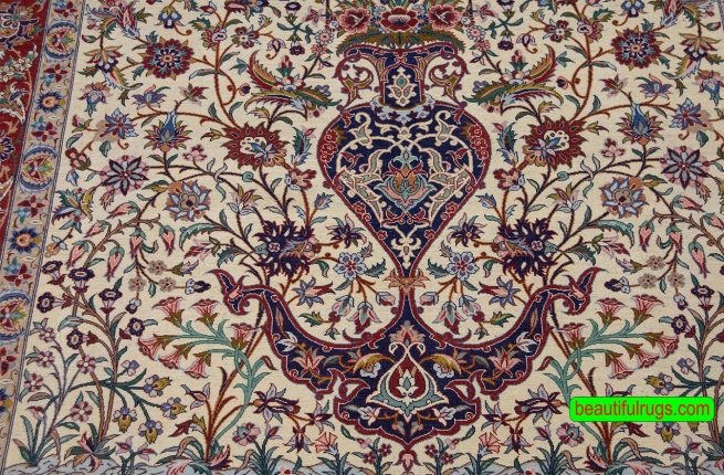 Persian Isfahan rug vegetable dye rug with vase of immortality. Size 4.9x7.4