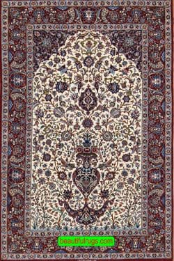 Persian Isfahan rug vegetable dye rug with vase of immortality. Size 4.9x7.4