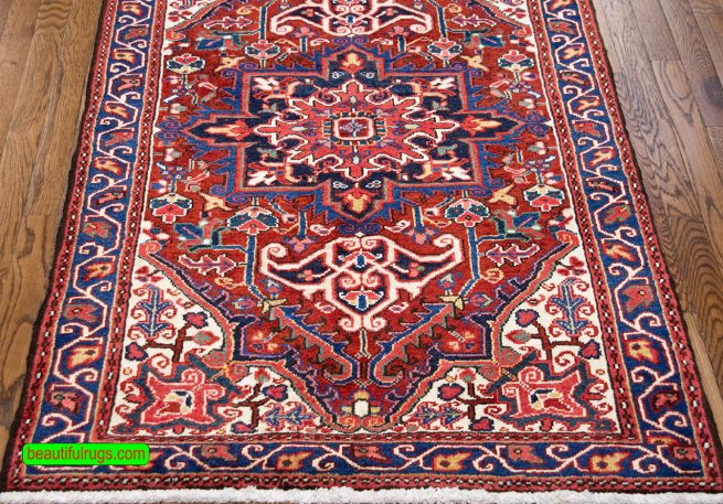 Small Persian Heriz geometric rug in red color. Size 3.2x5.