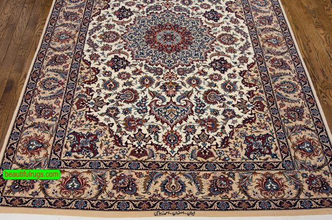 High quality Persian Isfahan vegetable dyed kork wool and silk rug in beige color. Size 4.9x7.3.