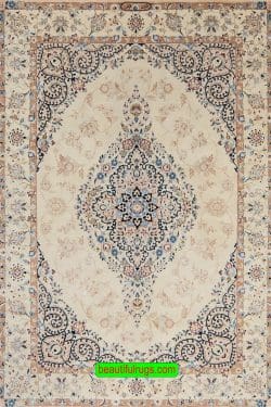 Handmade Persian Nain beige rug, wool, and silk Persian rug with medallion. Size 4.4x6.5.