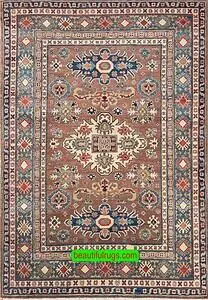 3172- Handmade Pakistani Caucasian Kazak design made of wool. Size 4x6.10.
