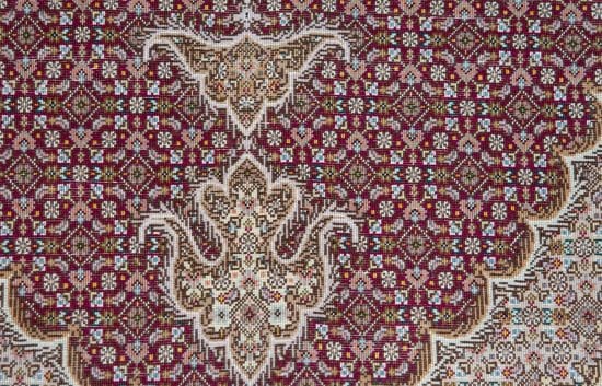 Classic design handmade Persian Tabriz Rug wool and silk rug in red color. Size 3.3x5.4.