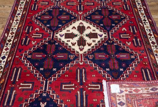 5x7 area rug. Handmade Persian Shiraz wool area rug for bedroom. Size 5x7.3.