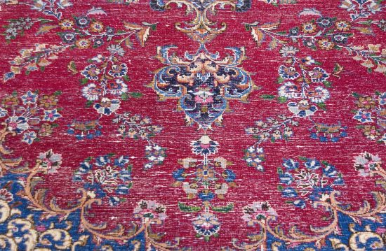 Persian style area rugs. Hand knotted wool Persian Sarouk rug area rug in red color made of wool. Size 8.3x10.9.