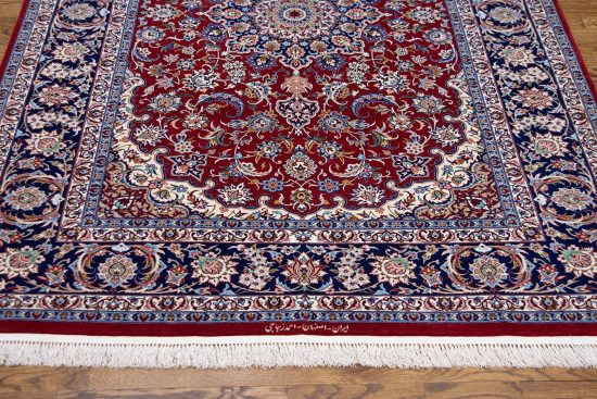 Vegetable dye rugs, Authentic hand knotted floral Persian Isfahan rug made of kork wool and silk. Size 4.9x7.