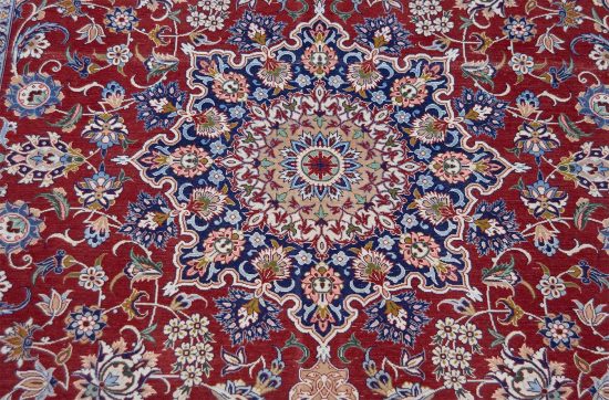 Vegetable dye rugs, Authentic hand knotted floral Persian Isfahan rug made of kork wool and silk. Size 4.9x7.