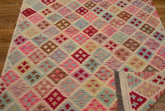 Kilim rugs. Colorful handmade wool kilim rug with diamond design. Size 4.9x6.5.