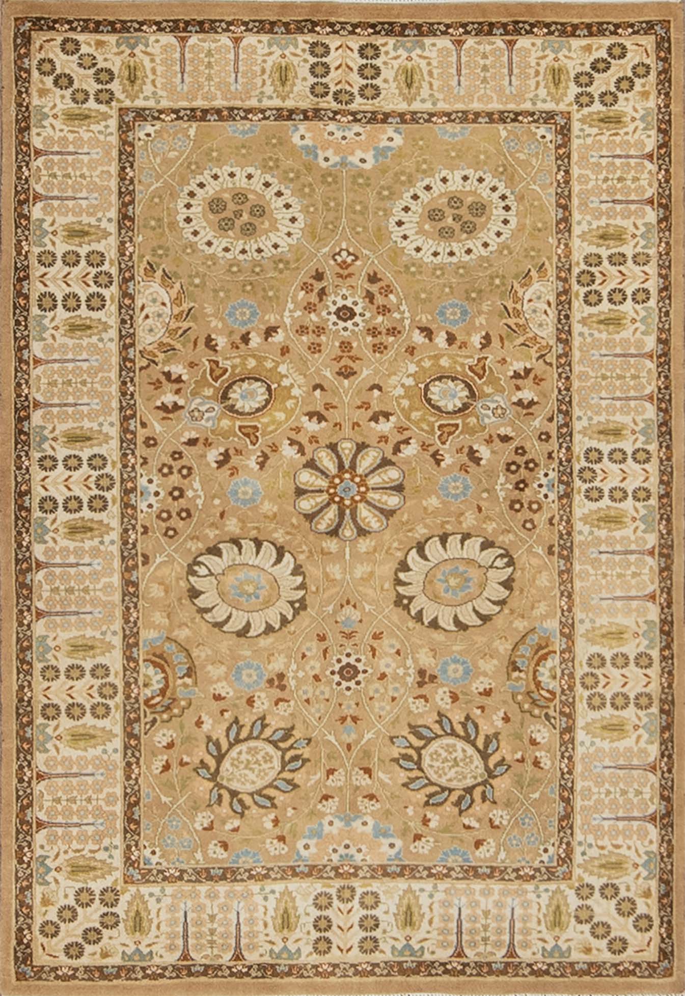 Beige oriental rug in floral Persian Tabriz style made of wool. Size 3.3x5.3.