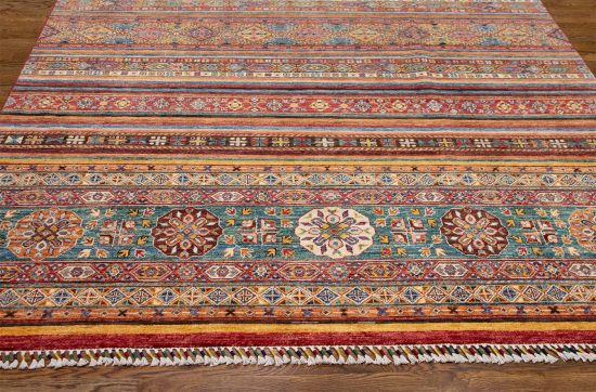 Oriental carpets. hand knotted wool multicolored carpet made in Pakistan. Size 6.8x10.8.