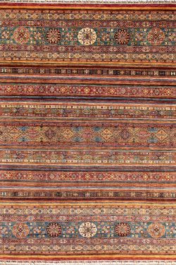 Oriental carpets. hand knotted wool multicolored carpet made in Pakistan. Size 6.8x10.8.