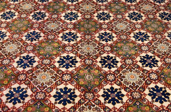 Large area rugs. Hand knotted Persian Kashan area rug made of wool multicolor with green and beige. Size 11x14.