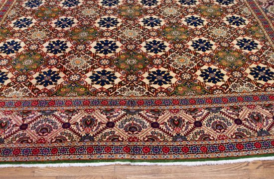 Large area rugs. Hand knotted Persian Kashan area rug made of wool multicolor with green and beige. Size 11x14.