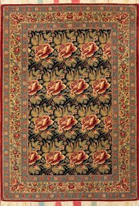 Hand Knotted Persian Senneh Rug, Floral Design Vegetable Dyed Rug. Size 6.9x10.6