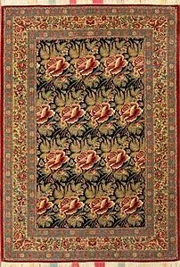 Hand Knotted Persian Senneh Rug, Floral Design Vegetable Dyed Rug. Size 6.9x10.6