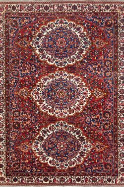 High quality and beautiful hand knotted antique Persian Bakhtiari rug with three medallions in red color. Size 10.7x14.