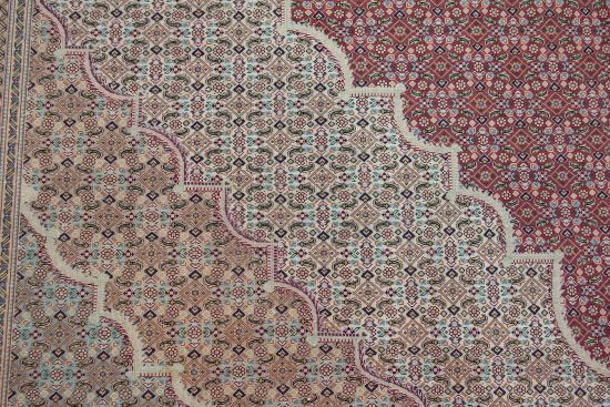 Best rugs for living room, classic Persian Tabriz wool and silk rug in red color. Size 10x13.