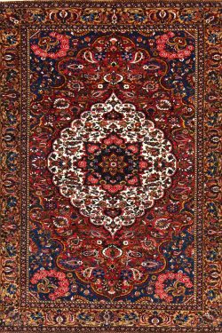 Small Persian rug. Antique Persian Bakhtiari rug in red color made of premium quality wool and natural dye. Size 5x7.