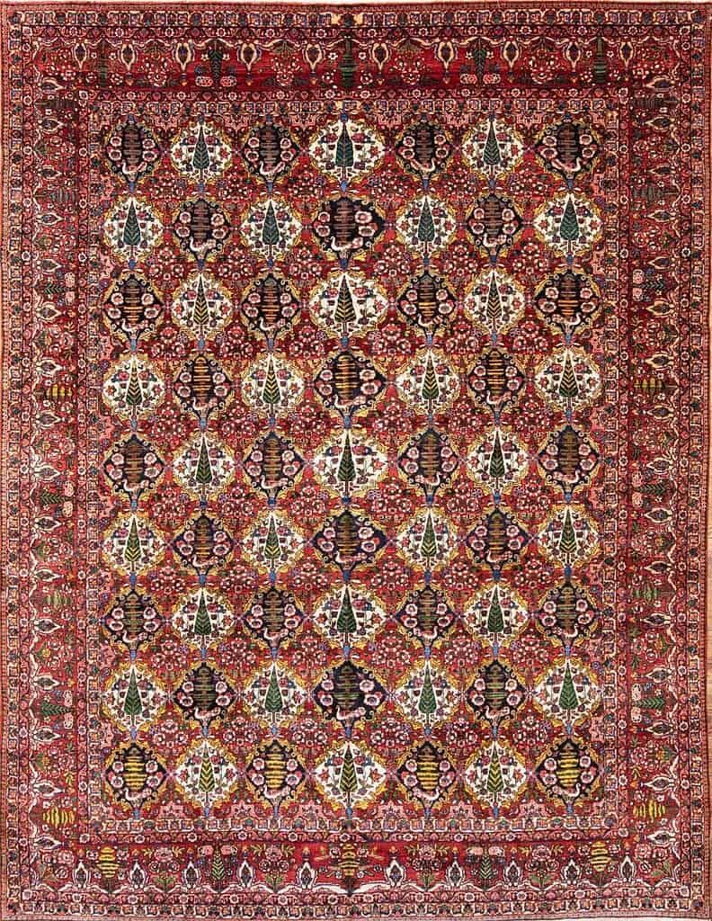 2568- Vegetable dyed rug. Old Persian Bakhtiari rug in excellent condition. Size 10.2x13.5.