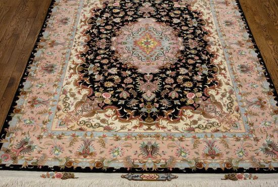 An exquisite black and white rug, handmade Persian Tabriz wool and silk. Size 5.1x7.