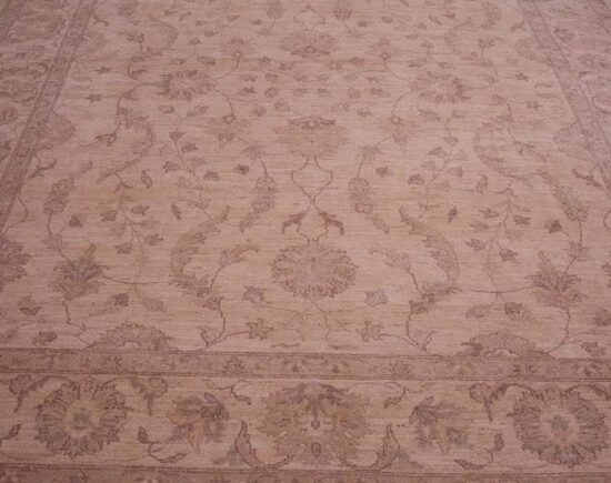 Vintage Oriental Rug, Turkish Rug Pattern in soft pastel color. Size 8.1x10.2.