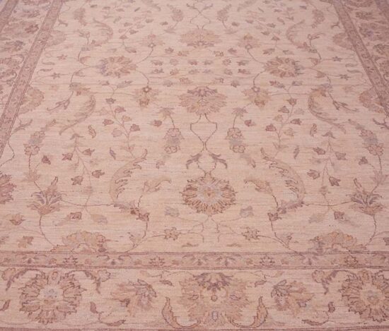 Vintage Oriental Rug, Turkish Rug Pattern in soft pastel color. Size 8.1x10.2.