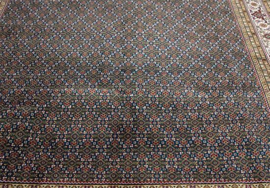 Allover design Herati rug made in India with teal green color. Size is 8.3x10.