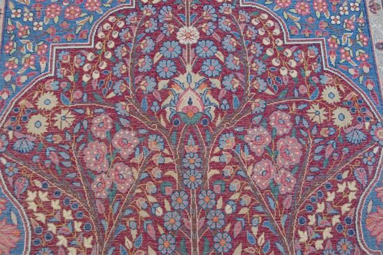 Hand knotted Yazd Persian carpet with tree of life design in traditional red and navy blue colors made of wool. Size 5x8.6.