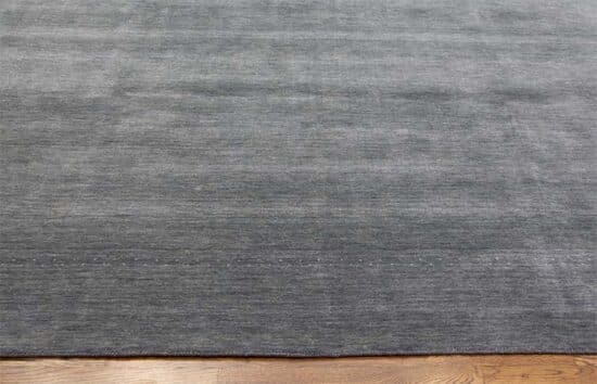 Gray and white rug made of 100% wool. a contemporary gray rug 8x10 crafted in India.