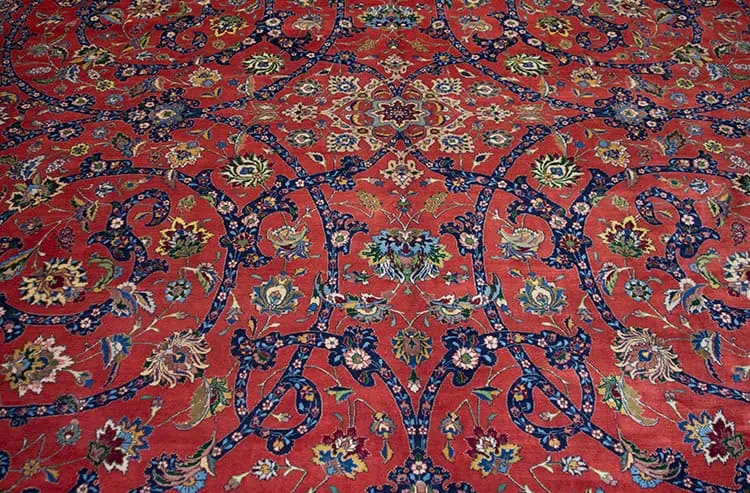 Rug 2798- Magnificent 80 years old antique Persian rug in excellent condition. Large antique Persian carpet. Size 13 x 19.6.